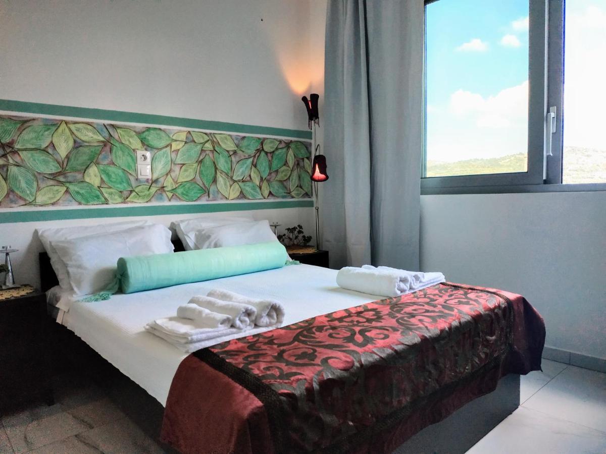 Suite Of Light Rooms Perama  Экстерьер фото